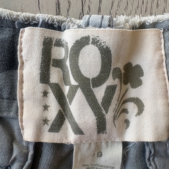 Ladies Roxy Camo Mini Skirt. Size 9 - Picture 3 of 3